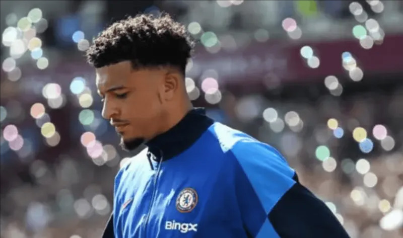 Sancho đóng góp 3 pha kiến tạo sau 3 trận ở Premier League, trở thành cầu thủ được yêu thích mới của The Blues