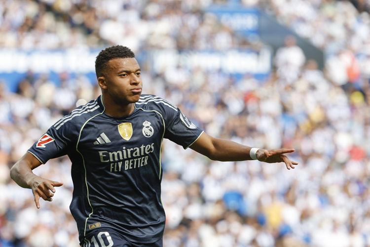 Mbappé đã ghi 10 bàn sau 9 vòng đầu tiên của La Liga mùa này. Trong 70 năm qua, chỉ có 4 cầu thủ Real Madrid làm được điều này, và Ronaldo đã làm được bốn lần