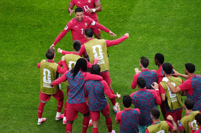 호나우두, 6번째 월드컵 득점 역사 쓰다… 포르투갈, 우즈베키스탄 5-0 대파