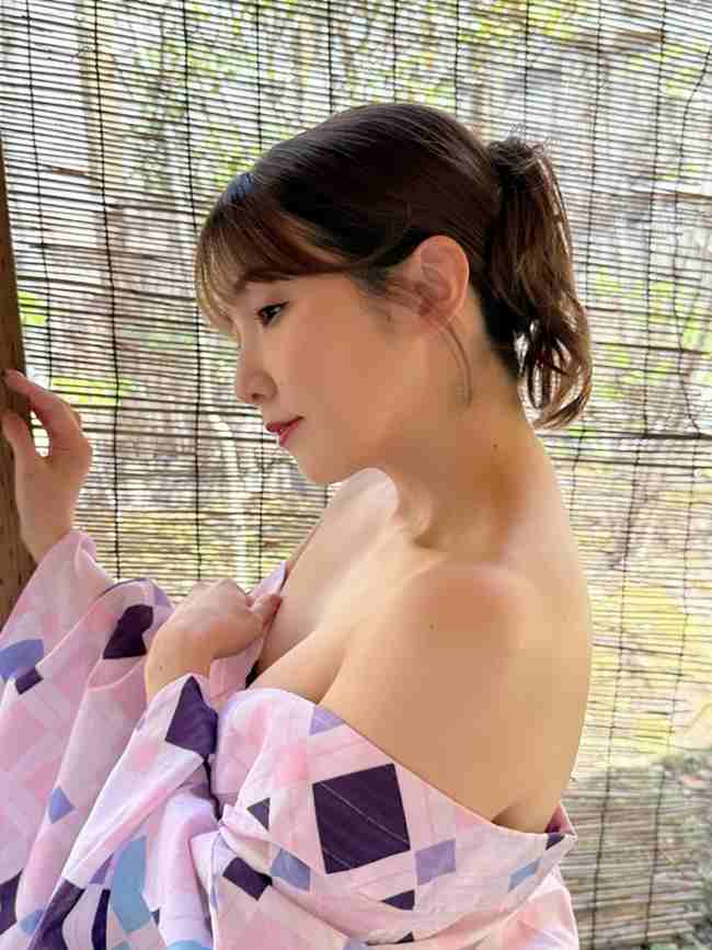 ตัวท็อป โชว์หวิว บอกจะแช่ออนเซ็นกับลูกชาย กลายเป็นดราม่าซุกลูก โร่แจงวุ่น