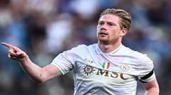 De Bruyne đã cán mốc 100 bàn thắng tại 5 giải vô địch hàng đầu châu Âu sau 13 năm, chỉ sau Reus giữa các tiền vệ cùng thời