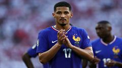 L'Equipe: Saliba đã thi đấu với chấn thương trong sáu tháng, nhưng ban huấn luyện đội tuyển Pháp không lo lắng về phong độ của anh ấy.