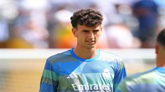 Real Madrid chú ý đến phong độ của hai hậu vệ trẻ: Ramon trở thành trụ cột tại Como, Martinez vượt qua chấn thương