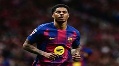 Ghi bàn đá phạt trực tiếp vào lưới Real Madrid, Rashford là cầu thủ Barca đầu tiên kể từ Messi