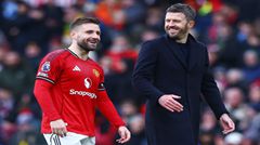 Neville: MU thắng thêm 4–5 trận sẽ gần như vào Champions League, Carrick cạnh tranh công bằng ghế HLV