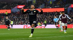 Kế hoạch B của Barcelona: Joao Pedro là mục tiêu, Deco đã gặp người đại diện