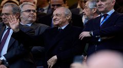 Phòng thay đồ Real Madrid khủng hoảng: Cầu thủ chán ngấy lẫn nhau, Florentino mất dần kiểm soát