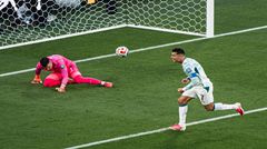 Cristiano Ronaldo đã không thực hiện bất kỳ pha rê bóng nào trong tám trận liên tiếp; lần rê bóng gần nhất của anh là vào tháng 5 trong trận đấu thuộc La Liga