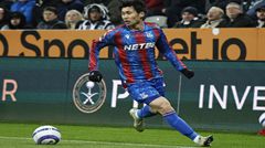 Daichi Kamada lập kỷ lục: Cầu thủ Nhật Bản đầu tiên vô địch UEFA Conference League hai lần