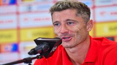 Lewandowski: Đội thắng giữa Paris và Bayern sẽ vô địch Champions League; trả lời tin đồn Juventus hay Milan: "Chúng ta sẽ sớm nói chuyện"