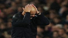 Guardiola thừa nhận chuỗi ba trận không thắng khiến Man City gặp khó trong cuộc đua vô địch