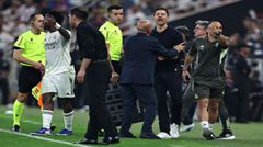 Theo SER: Bầu không khí phòng thay đồ được cải thiện và phong độ của Vinícius hồi sinh, Real Madrid cho rằng việc thay HLV là xứng đáng