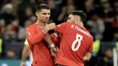 Bruno Fernandes đáp trả ý kiến “không có Ronaldo chơi mượt hơn”: Trách nhiệm thuộc về cả đội