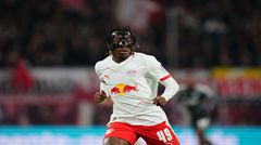 Fabrizio Romano: Liverpool tiếp tục theo đuổi Jean Diomand, cạnh tranh Bayern và PSG