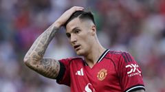 Theo nguồn tin Man United: Vào tháng 1 năm sau Man United có thể cân nhắc chiêu mộ, bổ sung vị trí hậu vệ trái và tiền đạo