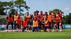 Sắp đấu Croatia! Ronaldo đăng ảnh tập luyện: Toronto, chúng tôi sẵn sàng!