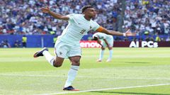 Deschamps cập nhật tình hình Mbappé: Chỉ đau nhẹ mắt cá chân, mục tiêu tiếp theo là nâng cao hiệu suất ghi bàn