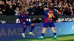 Marca: Các cầu thủ và cổ động viên Barcelona đã hát những bài hát khiêu khích nhằm vào Espanyol sau trận đấu