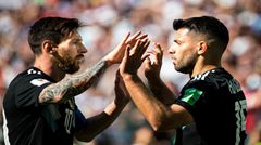TYC: Messi sống phòng đơn từ World Cup trước, không còn bạn cùng phòng từ khi Agüero chia tay đội tuyển