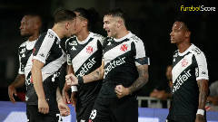Vasco aproveita superioridade aérea e derrota Santos de virada na estreia do Brasileirão
