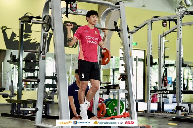 ​Đoàn Văn Hậu quyết tâm lấy lại phong độ, đối mặt thử thách từ tân binh
