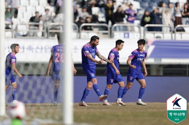'보닐라-보르하 바스톤 연속골' 파주, 전남에 2-0 완승... 홈 첫승+2연승 질주