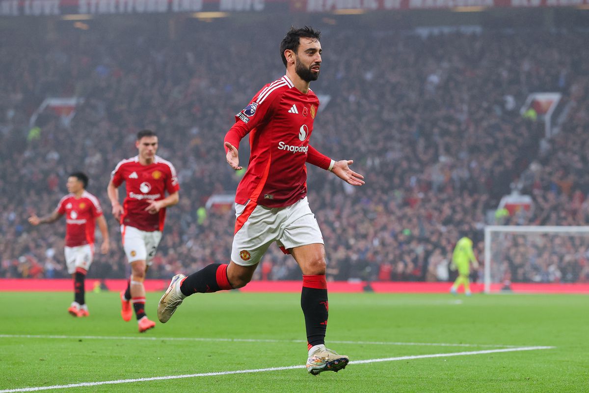 Fernandes Renaissance Poses Tactical Challenge for Incoming Amorim at United