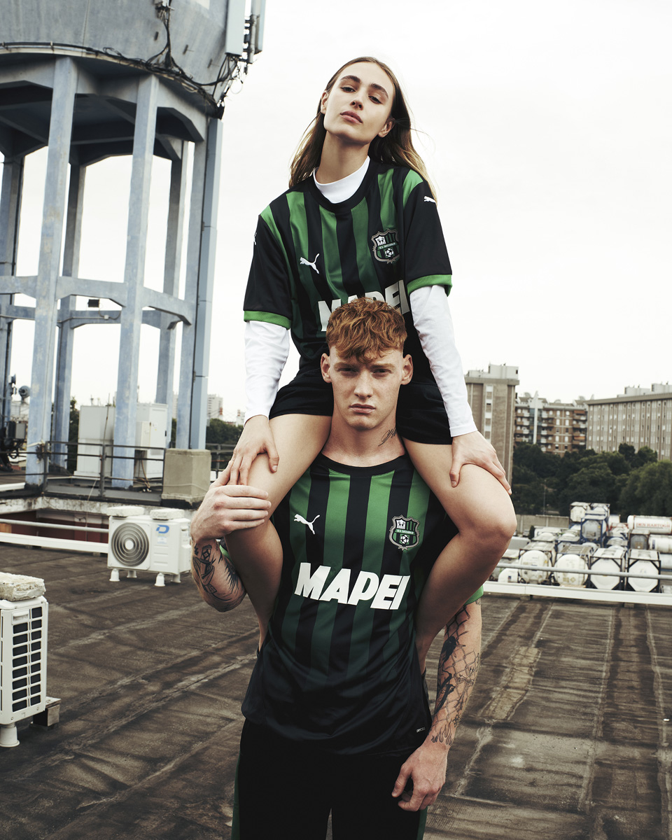 Áo đấu sân nhà của Sassuolo cho mùa giải 2024-25