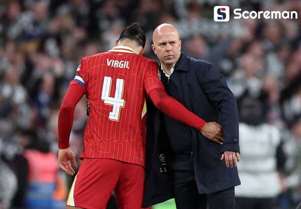 리버풀, 뉴캐슬에 1-2로 패하며 카라바오컵 준우승