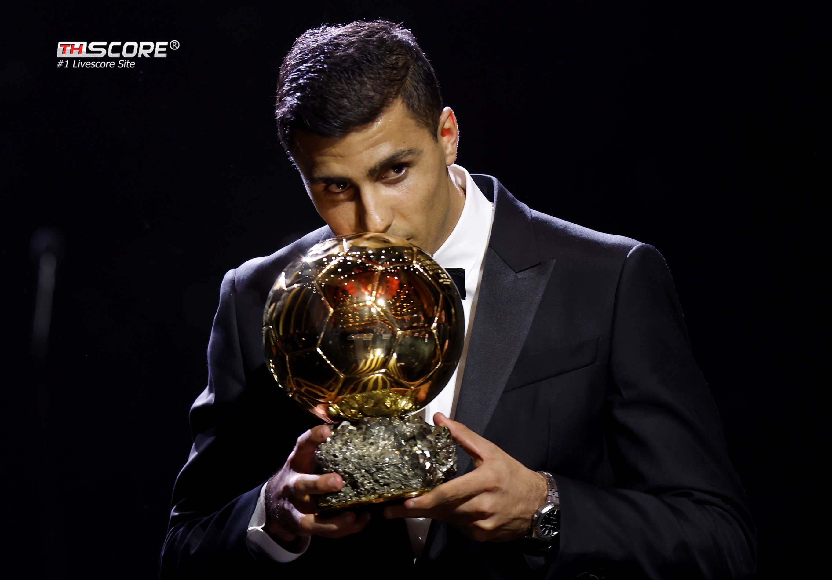 หลังยุค 90 คนแรก! รางวัลบัลลงดอร์ 2024 ตกเป็นของโรดรี พร้อมสร้างประวัติศาสตร์