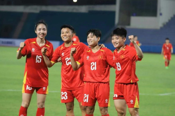 Huỳnh Như sút hỏng 11m, tuyển nữ Việt Nam vẫn thắng đậm 7-0