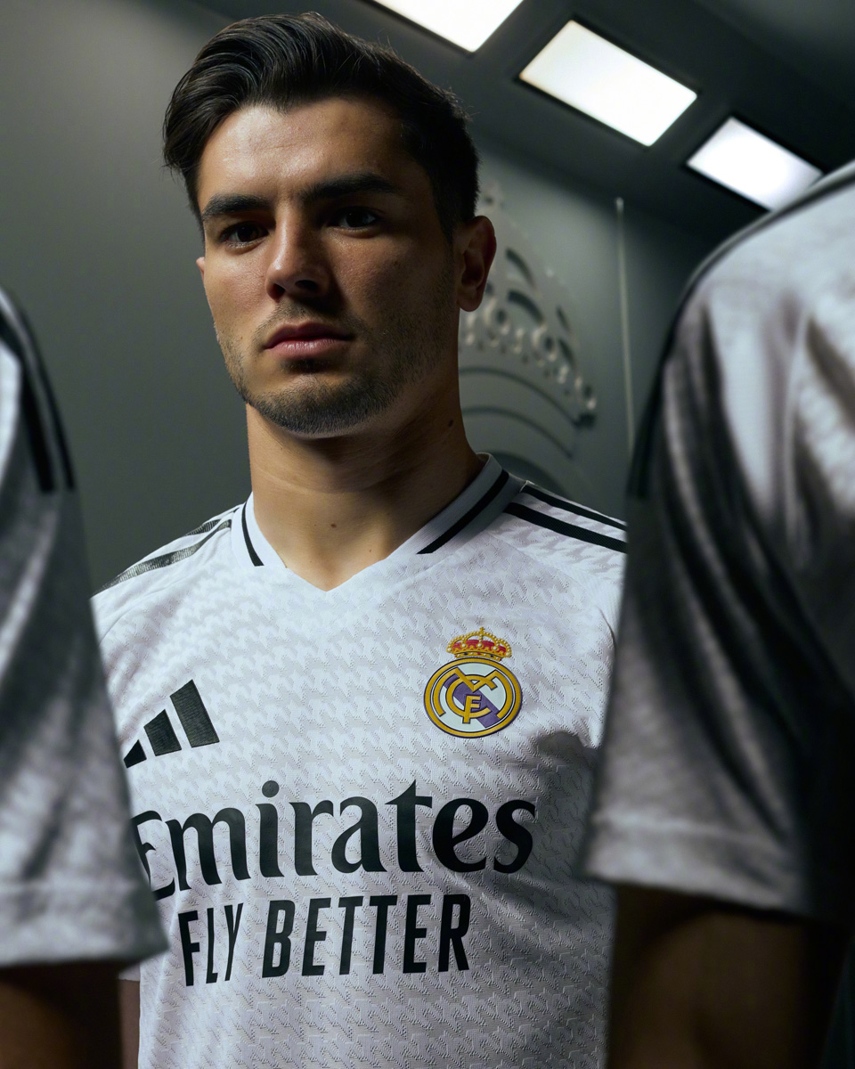 ​Áo thi đấu sân nhà Real Madrid cho mùa giải 2024-25