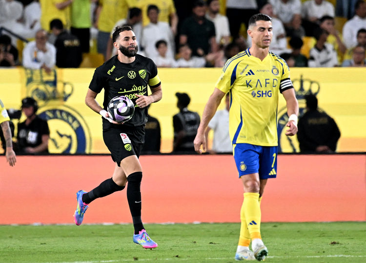 Telegraph: Ronaldo phẫn nộ khi Benzema được phép gia nhập Al Hilal, mâu thuẫn với Saudi Pro League leo thang