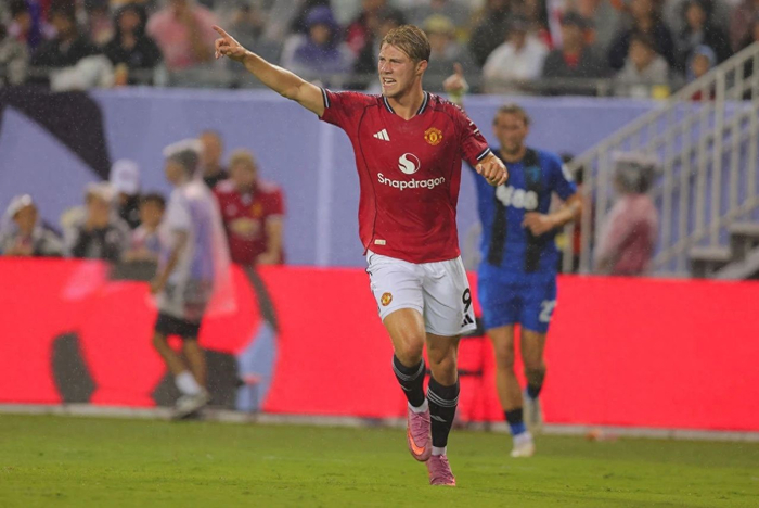 Hojlund: De Bruyne vốn muốn thi đấu trọn vẹn cả trận, nhưng khi phải đá trong thế 10 người, HLV buộc phải thay người