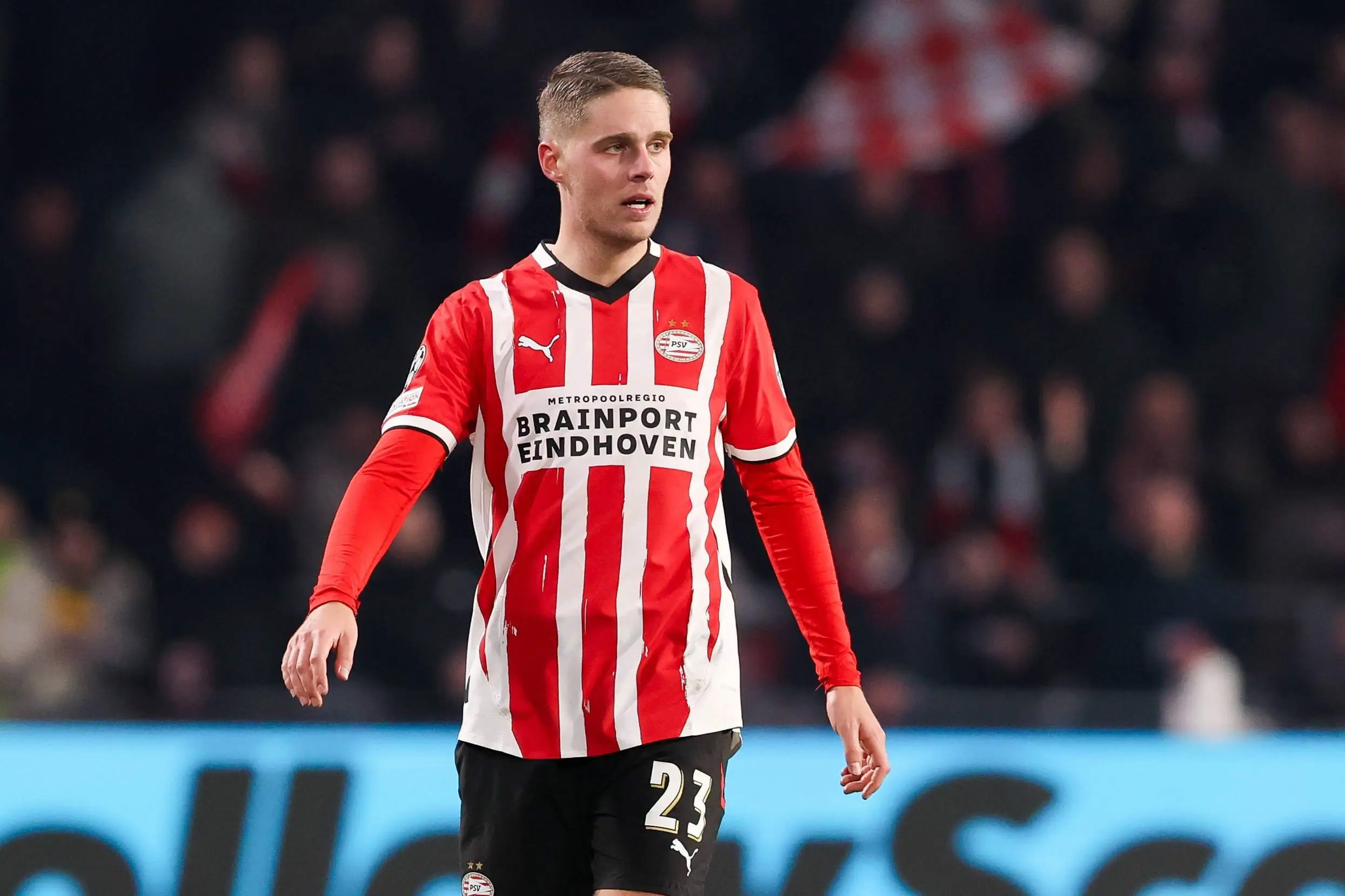 Eindhoven đã trải qua chuỗi 3 trận thua liên tiếp trên mọi đấu trường, là lần đầu tiên trong 11 năm qua