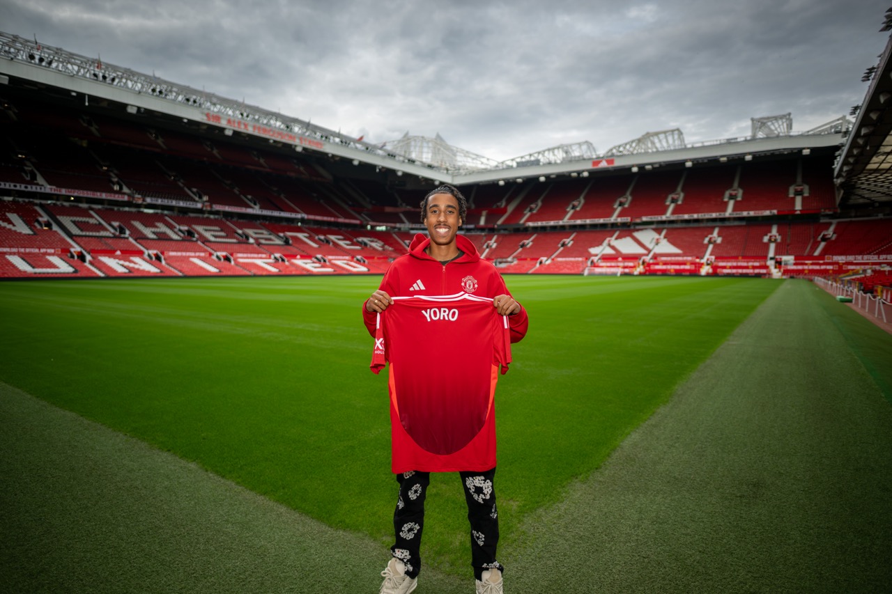 Manchester United Secure Leny Yoro in £59 Million Deal