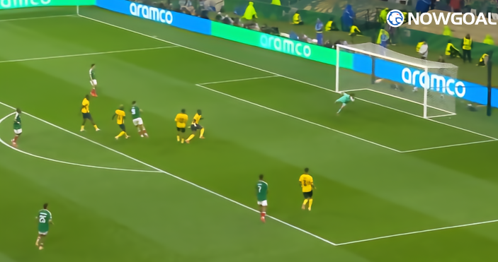 Mexico beat Ecuador 2–0 to advance to the Round of 16.
