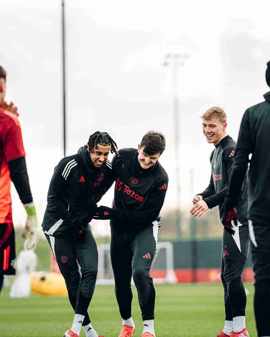 ภาพการฝึกซ้อมของแมนเชสเตอร์ยูไนเต็ด &สเตอัว บูคาเรสต์ พบ แมนเชสเตอร์ ยูไนเต็ด