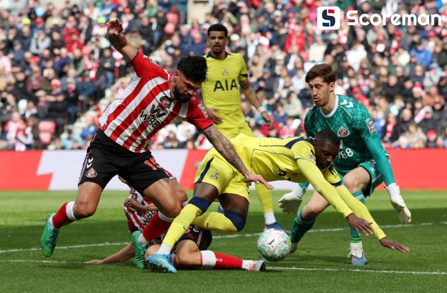 토트넘, 새 감독 데뷔전 선덜랜드 원정 0-1 충격패→EPL 14경기 무승