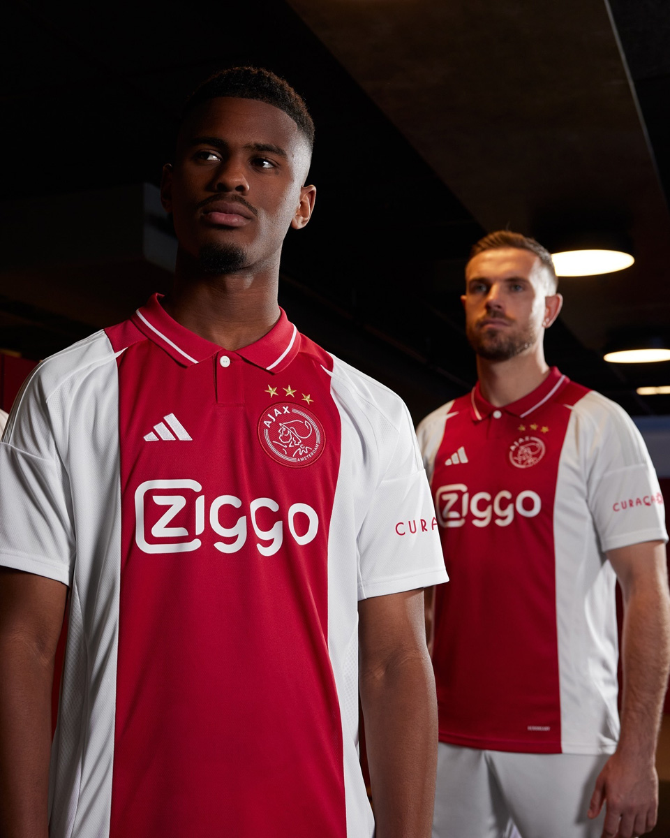 Áo đấu sân nhà Ajax cho mùa giải 2024-25