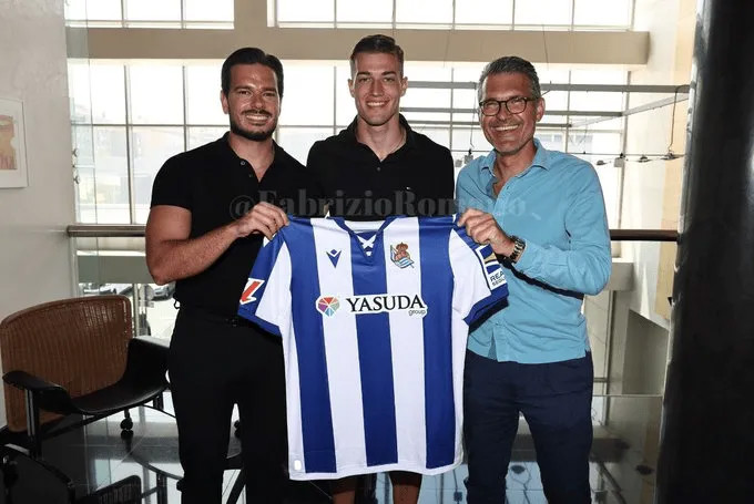 Real Sociedad: Tiền vệ FC Red Bull Salzburg Luka Sucic gia nhập