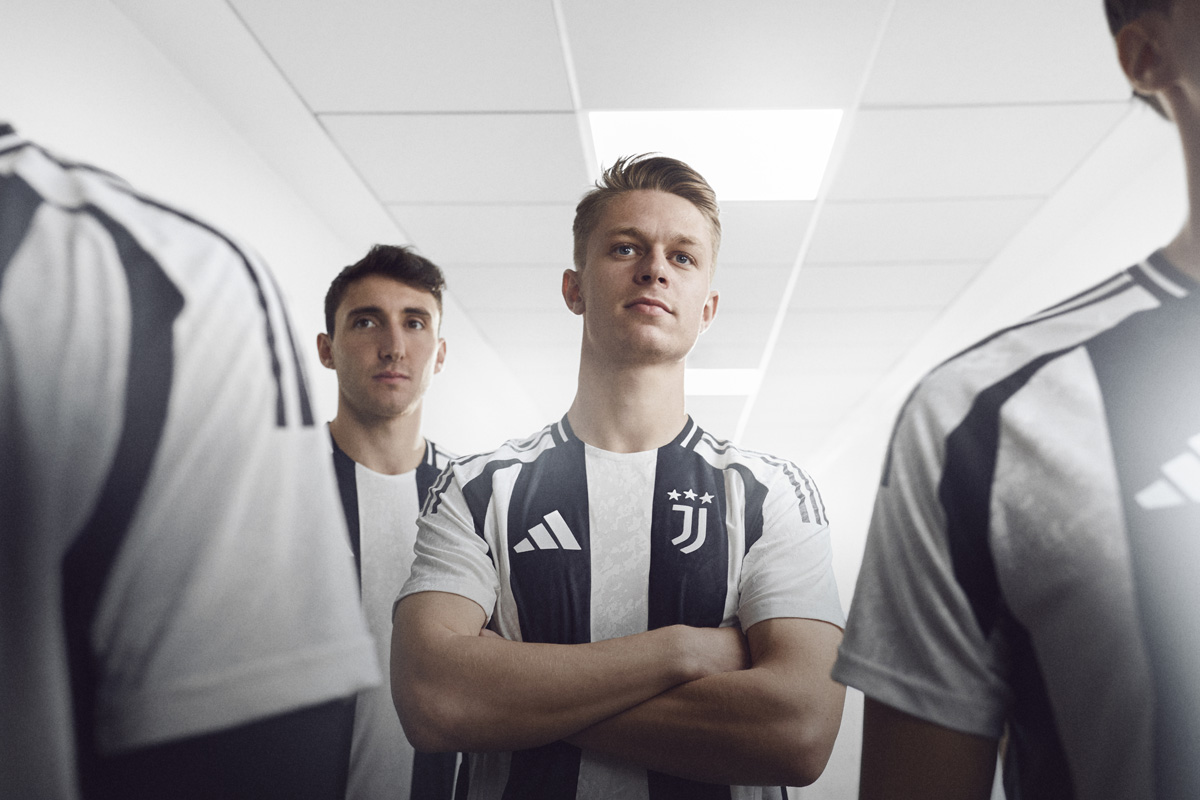 Áo đấu sân nhà Juventus cho mùa giải 2024-25