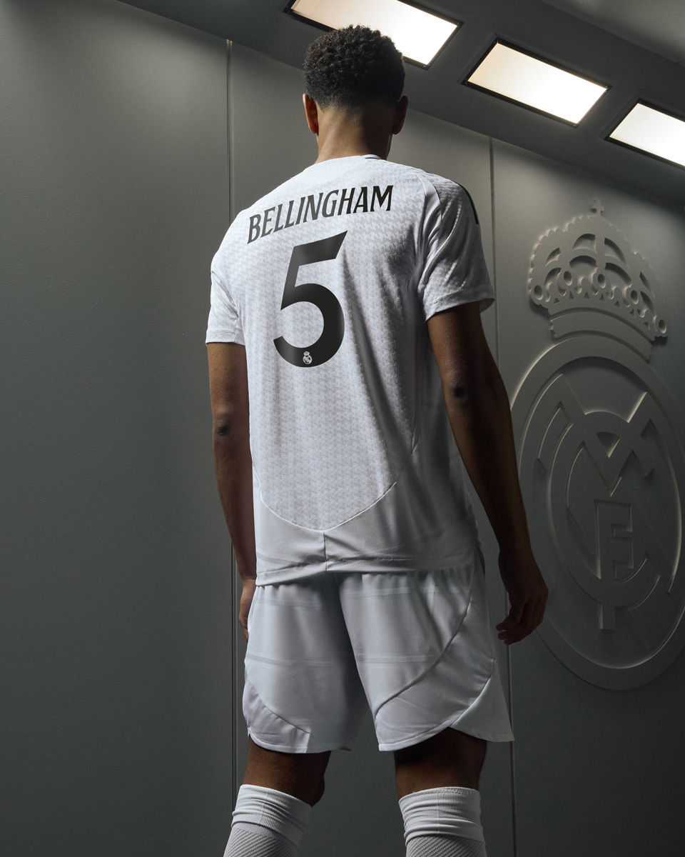 ​Áo thi đấu sân nhà Real Madrid cho mùa giải 2024-25