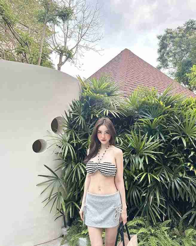 ส่องหุ่นแซ่บ บลู จิรารัตน์ นางแบบและเน็ตไอดอลสาวสุดฮอต ในชุดว่ายน้ำบิกินี่