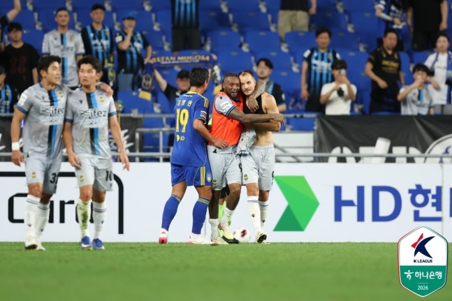 인천, 전북 이어 울산도 2-1 격파…무고사 석달만에 골맛