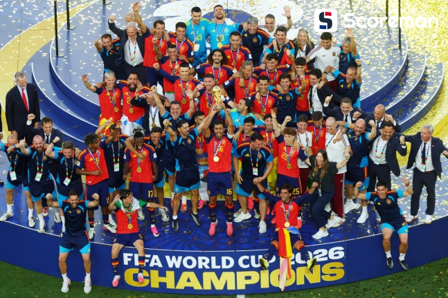 한국 축구, '4년 7개월' FIFA 랭킹 32위 추락, 일본 17위로 ↑…스페인, 3개월 만에 1위 탈환