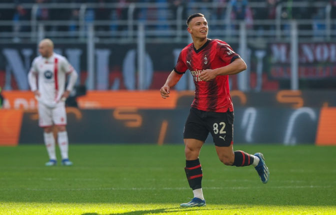 Longo: Jeddah United đang đàm phán để ký hợp đồng với trung vệ 20 tuổi Simic, trong đó AC Milan sẽ nhận được 20% cổ phần trong thương vụ bán lại này
