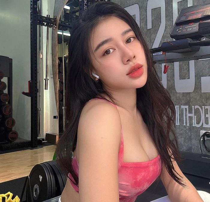 'Ngộp thở' trước đường cong của nữ gymer quyến rũ nhất Hà Nội