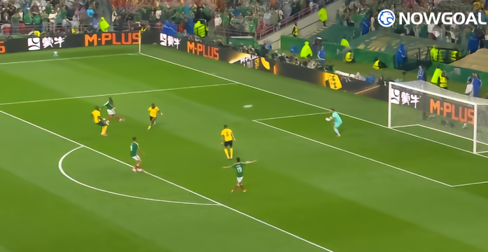 Mexico beat Ecuador 2–0 to advance to the Round of 16.