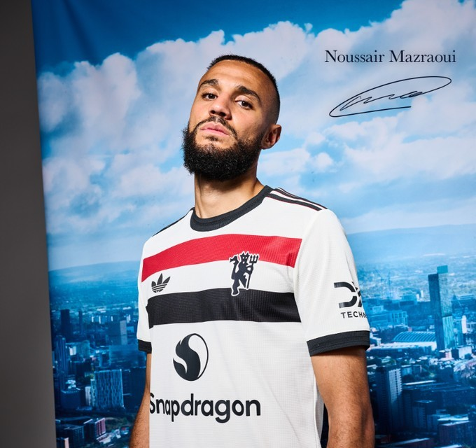 Manchester United Sign Bayern Munich Defender Noussair Mazraoui